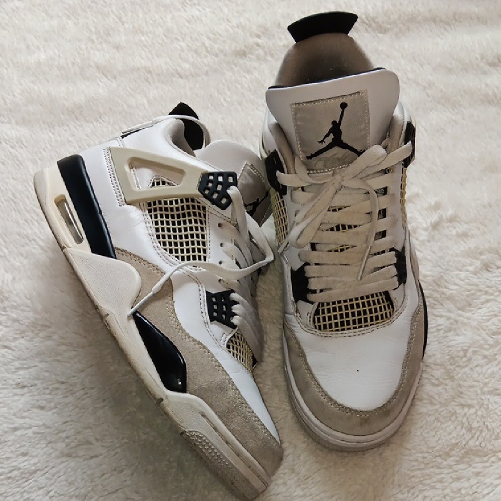 Jordan Sneakers in White and Black
